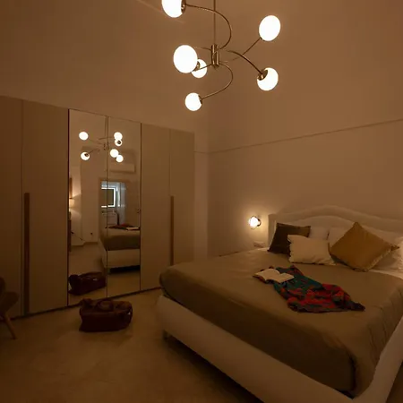 Vincent House Apartment *